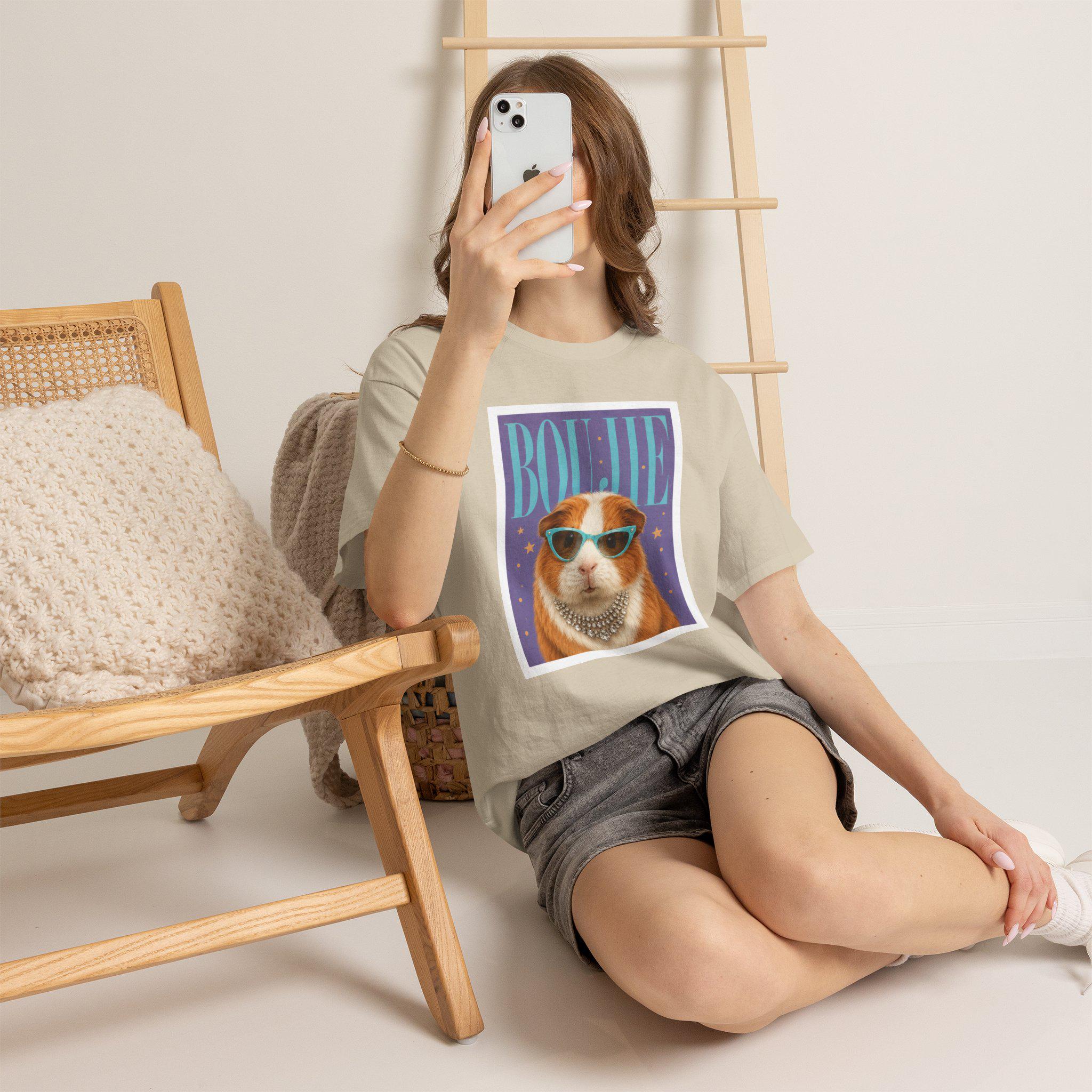 Boujie Guinea Pig Sunglasses Pearls Portrait T-Shirt, Retro Cavy Lover Tee, Excellent Gift!