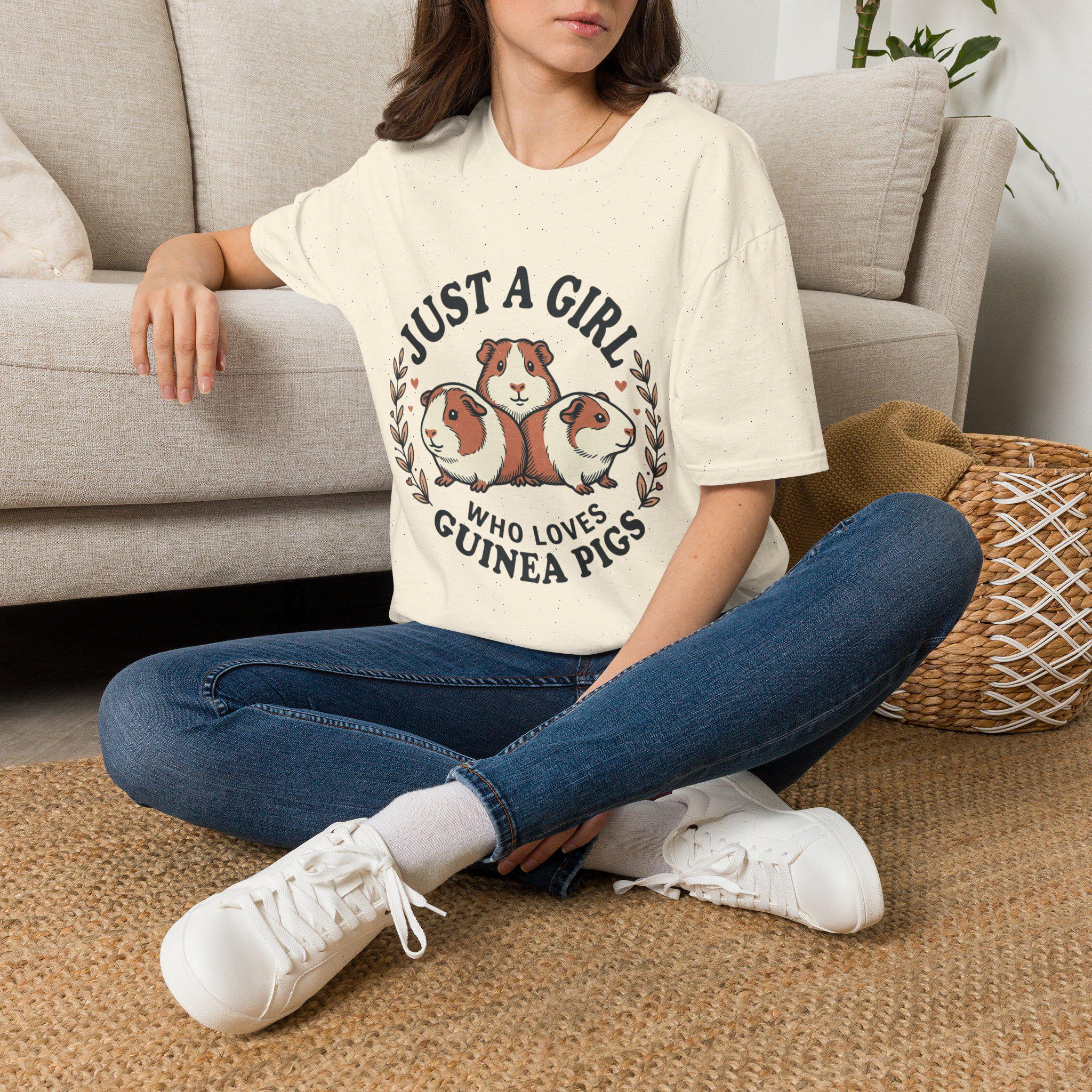 Just a Girl Who Loves Guinea Pigs T-Shirt | Guinea Pig Illustration